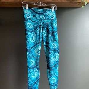 FABLETICS Cropped Leggings